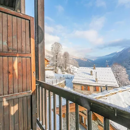 Champlas - Balcony Views, Sleeps 4 - Happy Apartamento *